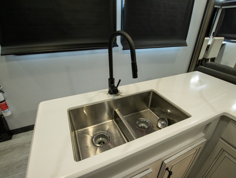 2024 Keystone Montana 3531RE, $ 67,490