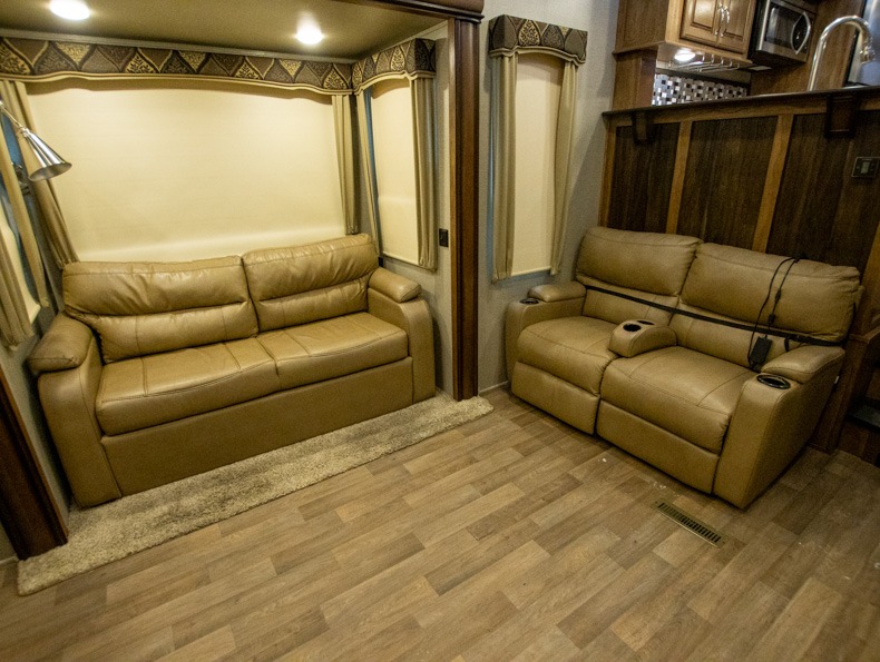 2018 Keystone Montana 3820FK, $ 42,490