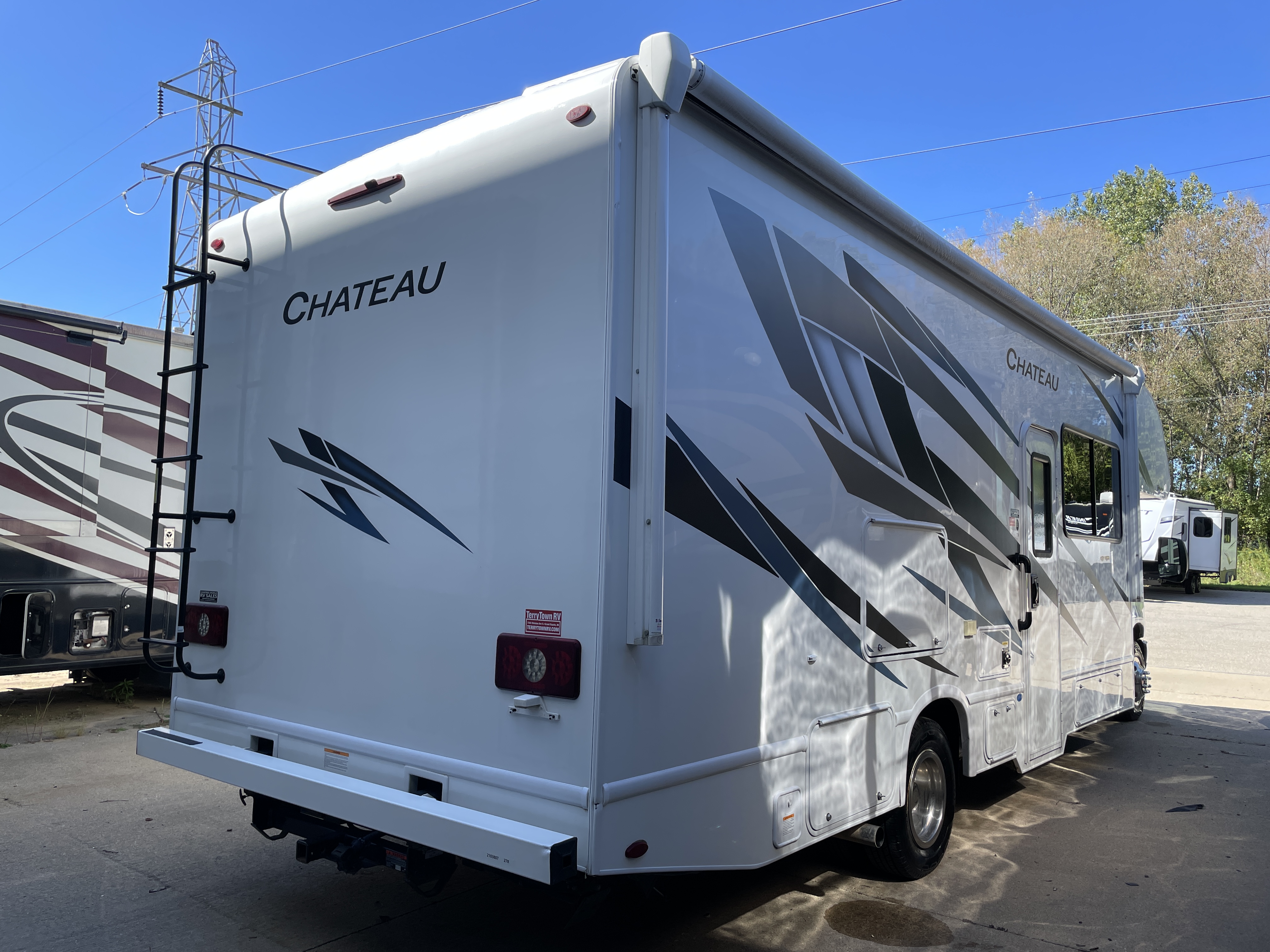 2024 Thor Motor Coach Chateau 27R, $ 87,490