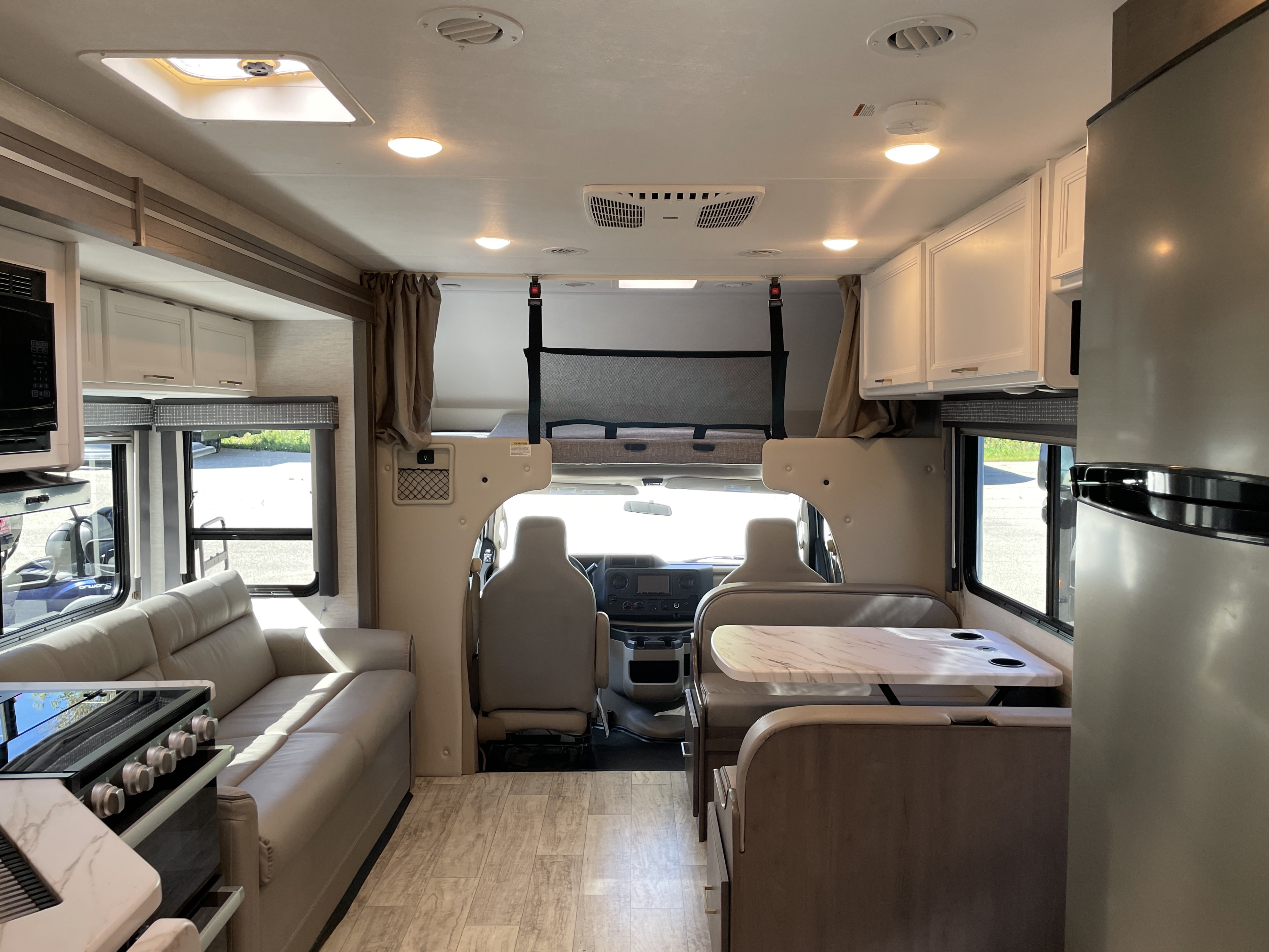 2024 Thor Motor Coach Chateau 27R, $ 87,490