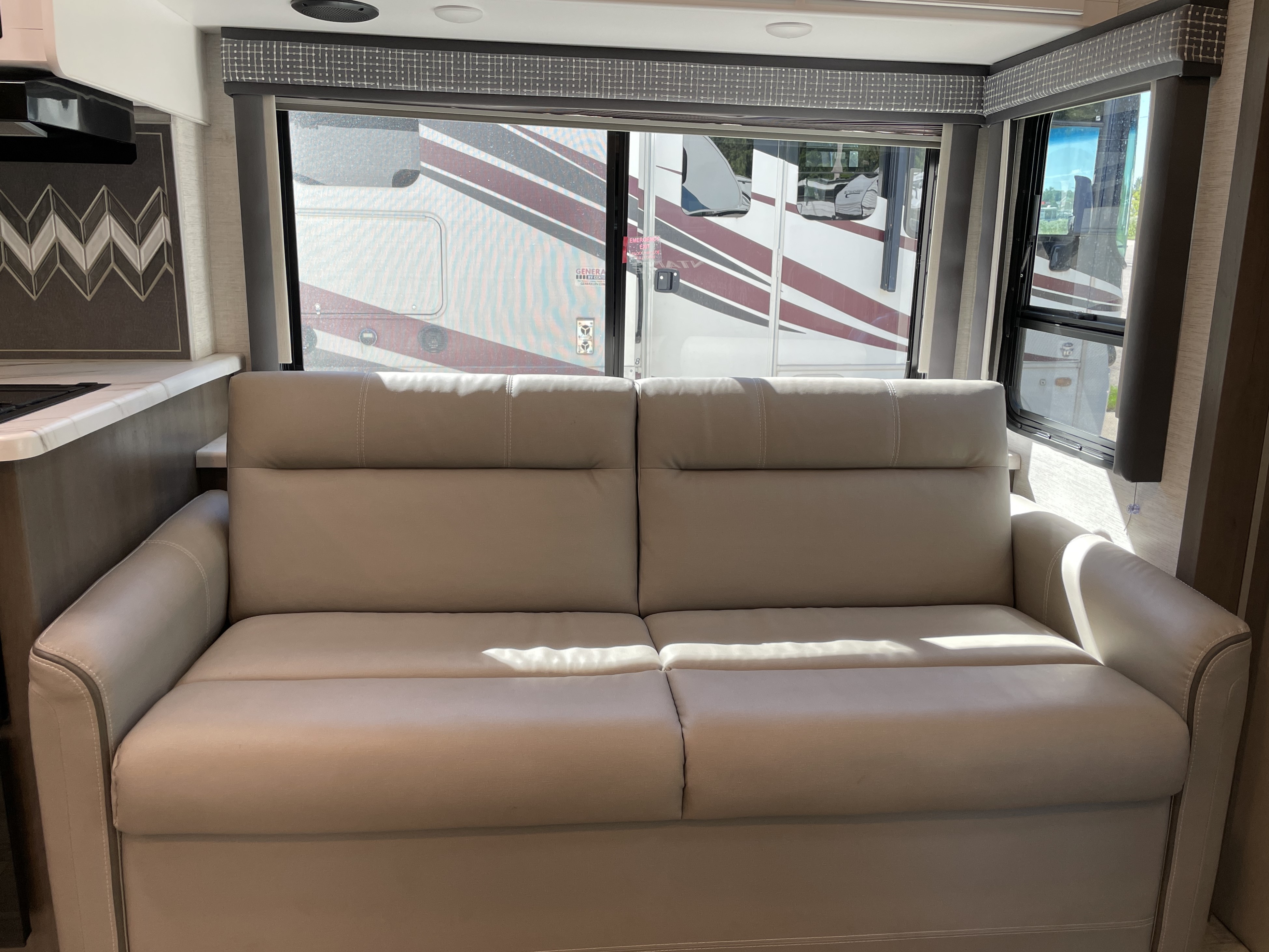 2024 Thor Motor Coach Chateau 27R, $ 87,490