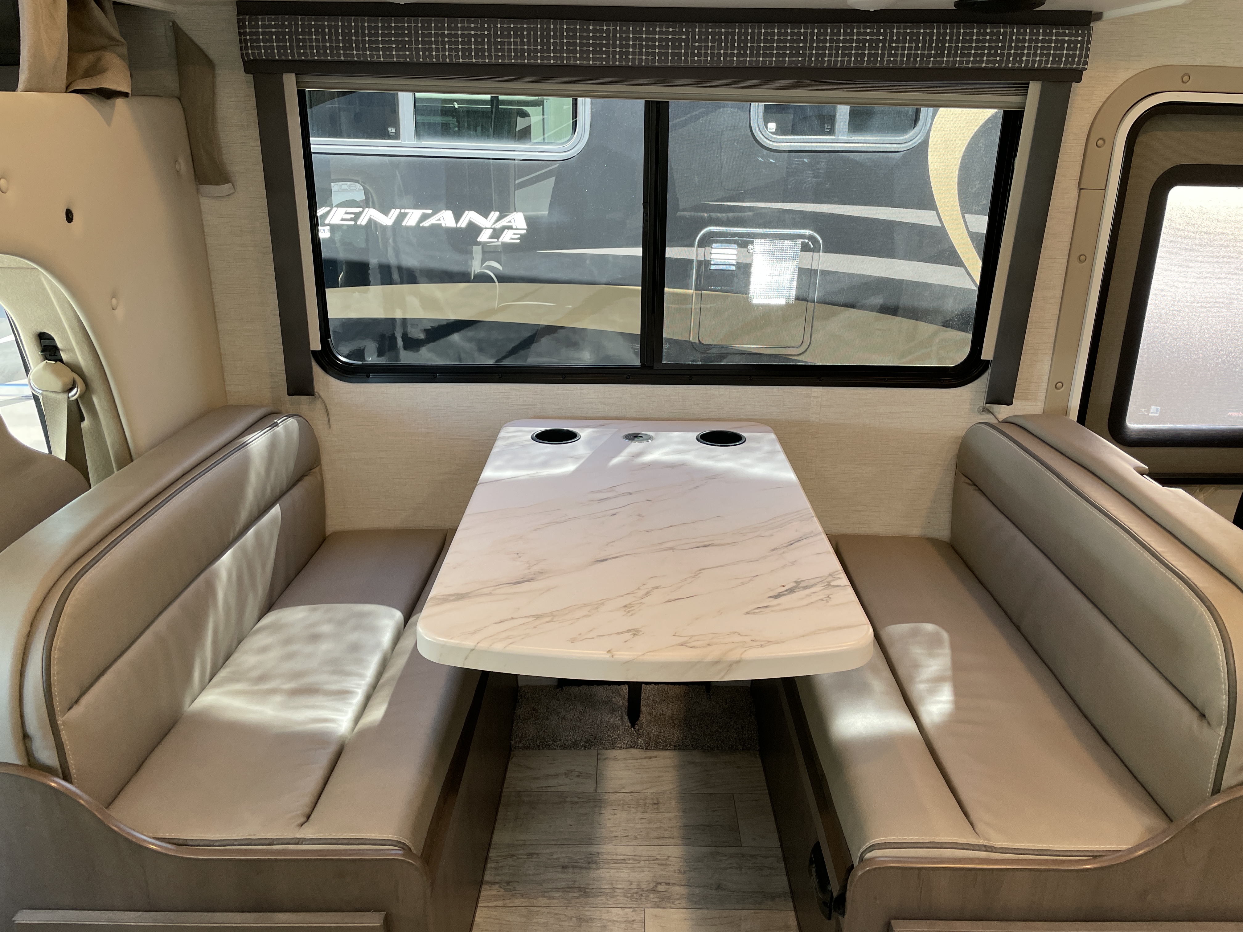2024 Thor Motor Coach Chateau 27R, $ 87,490