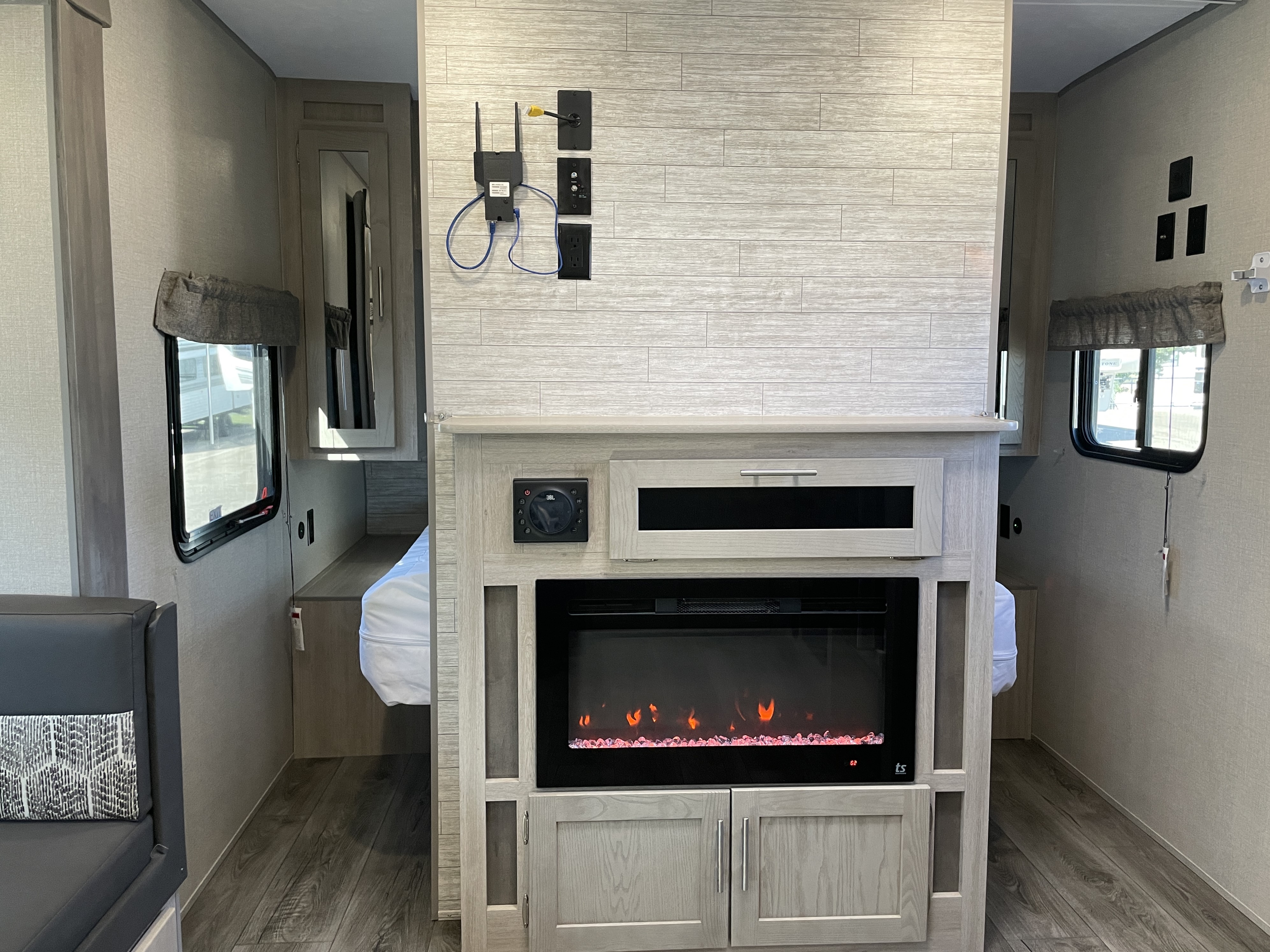 2023 Coachmen Catalina Trail Blazer 29THS, $ 26,490