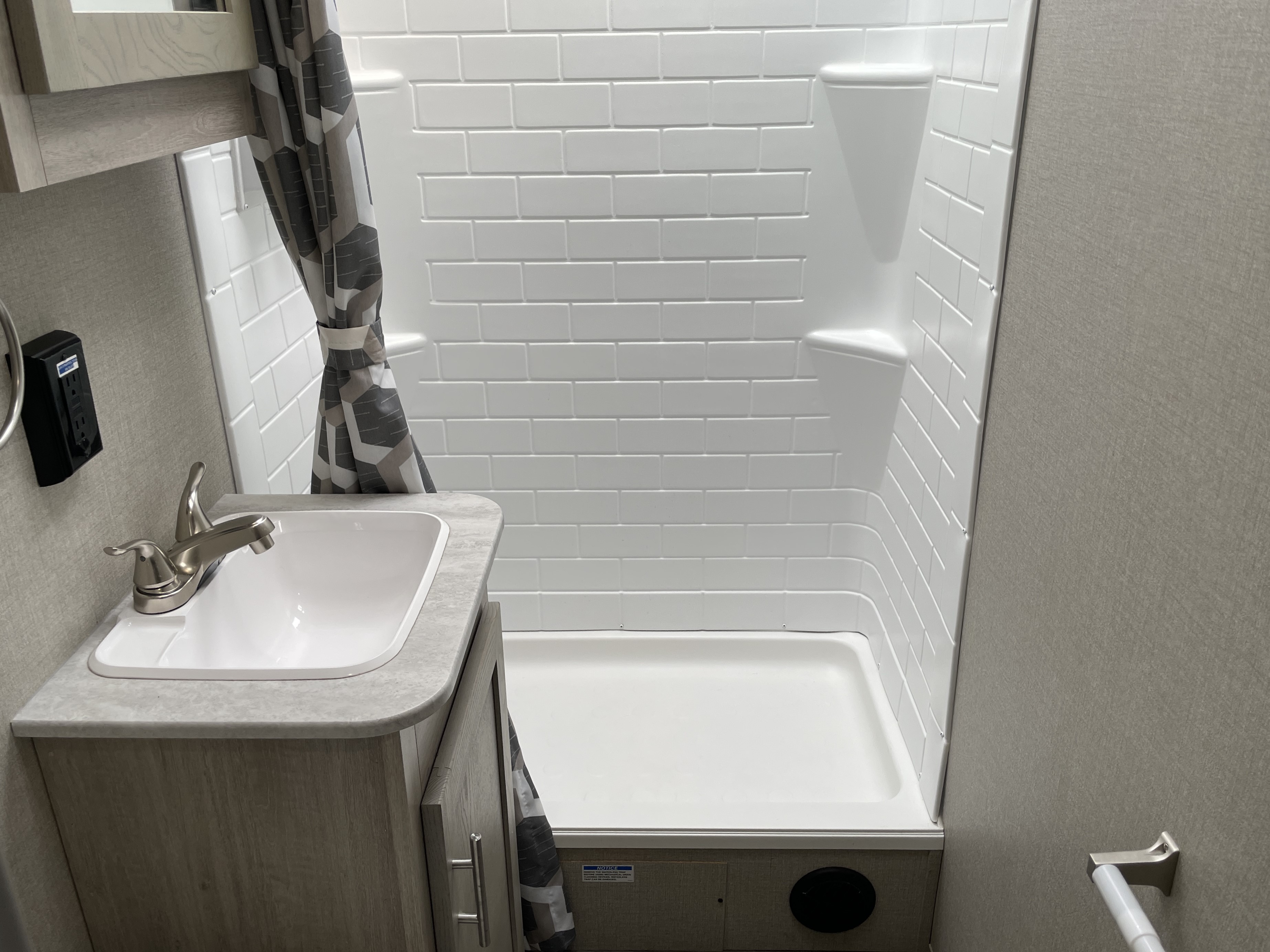 2023 Coachmen Catalina Trail Blazer 29THS, $ 26,490