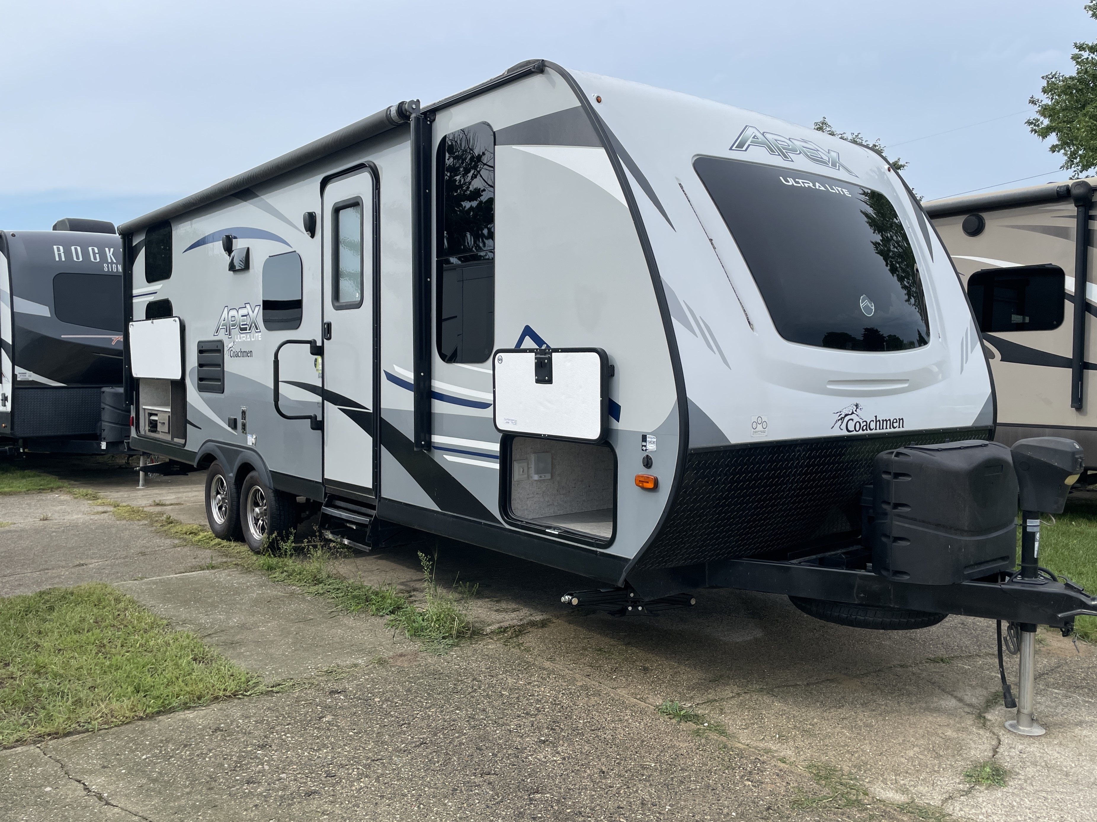 2020 Coachmen Apex Ultra Lite 245BHS, $ 15,990