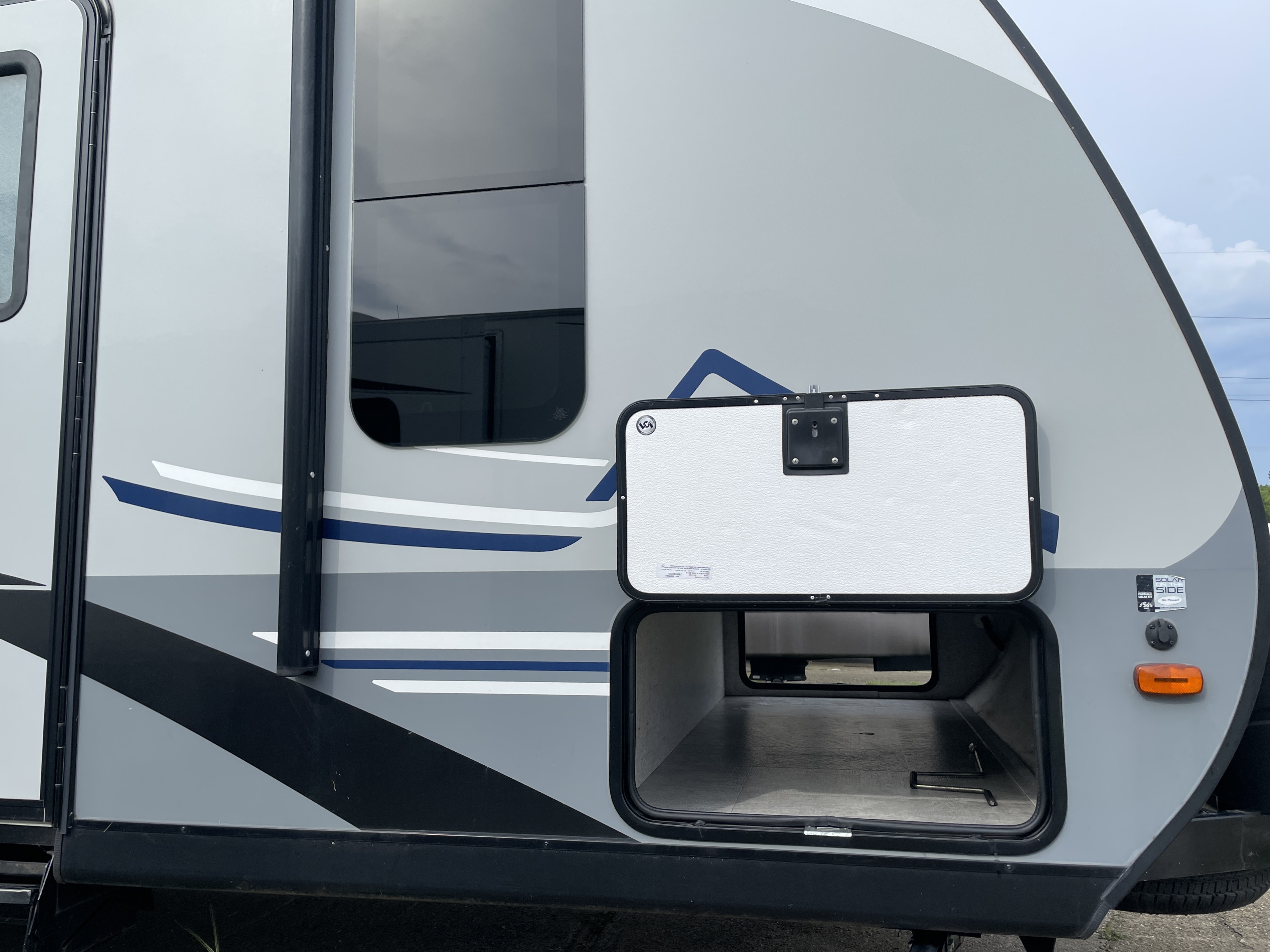 2020 Coachmen Apex Ultra Lite 245BHS, $ 15,990