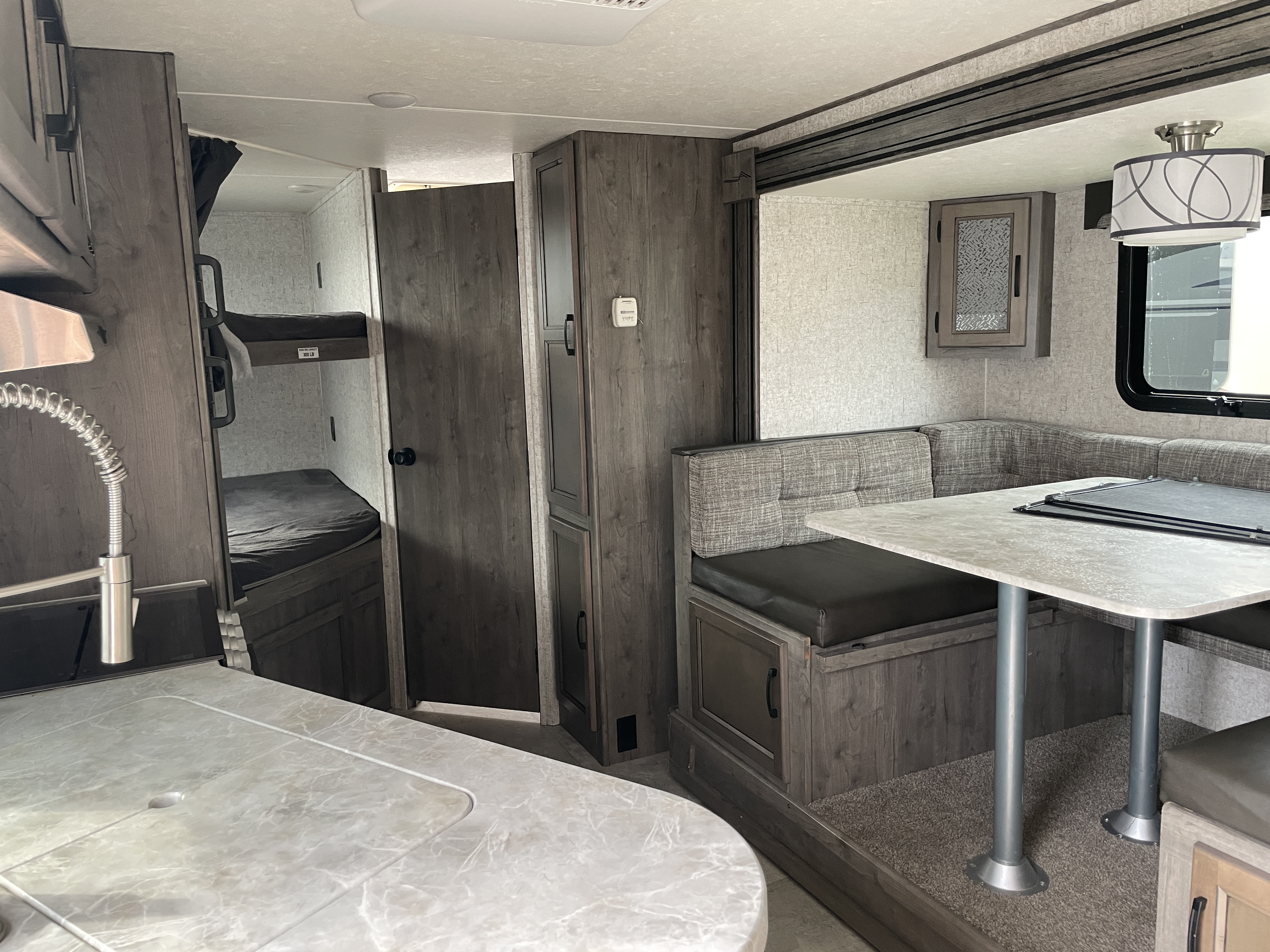 2020 Coachmen Apex Ultra Lite 245BHS, $ 15,990