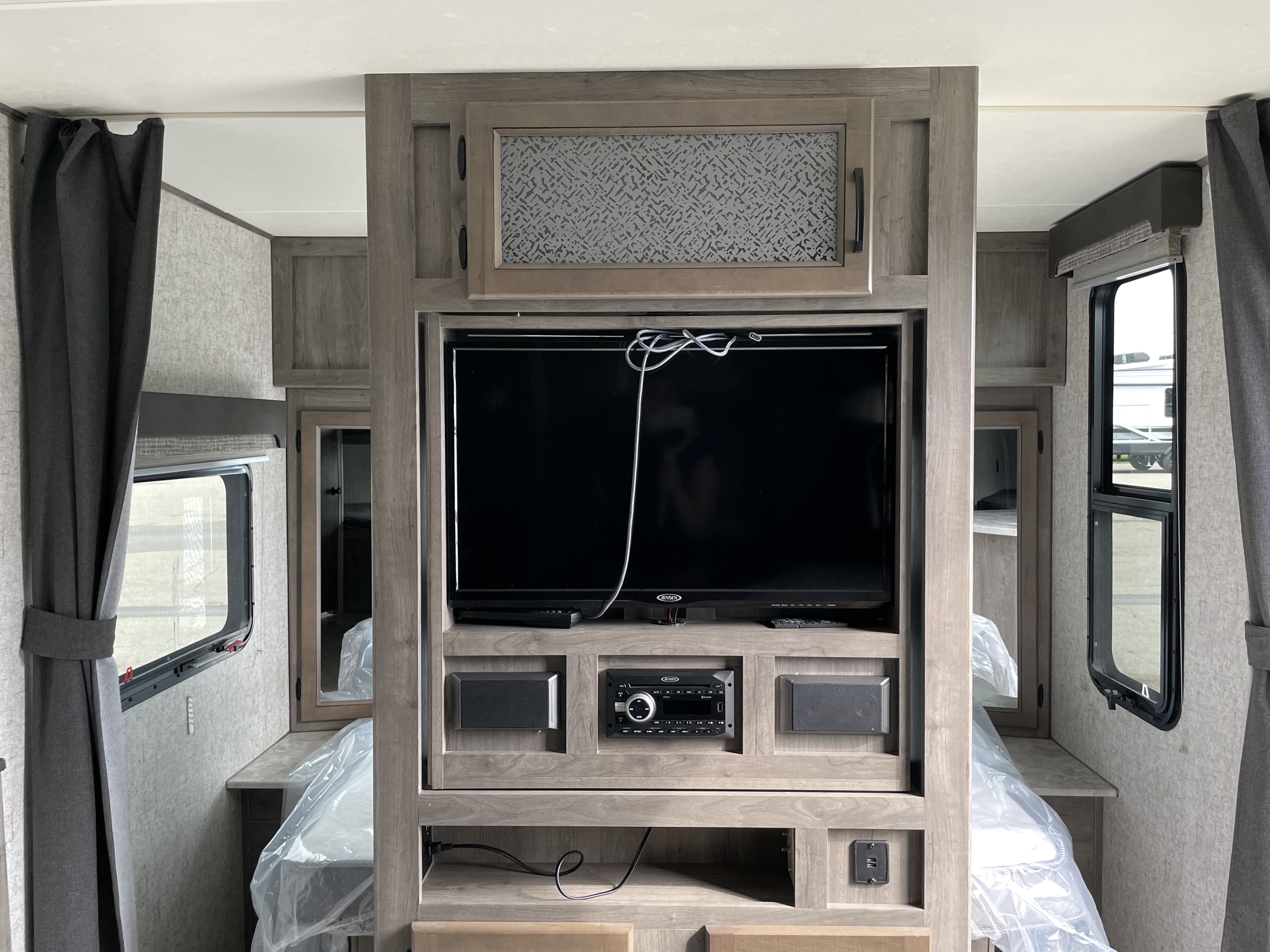 2020 Coachmen Apex Ultra Lite 245BHS, $ 15,990