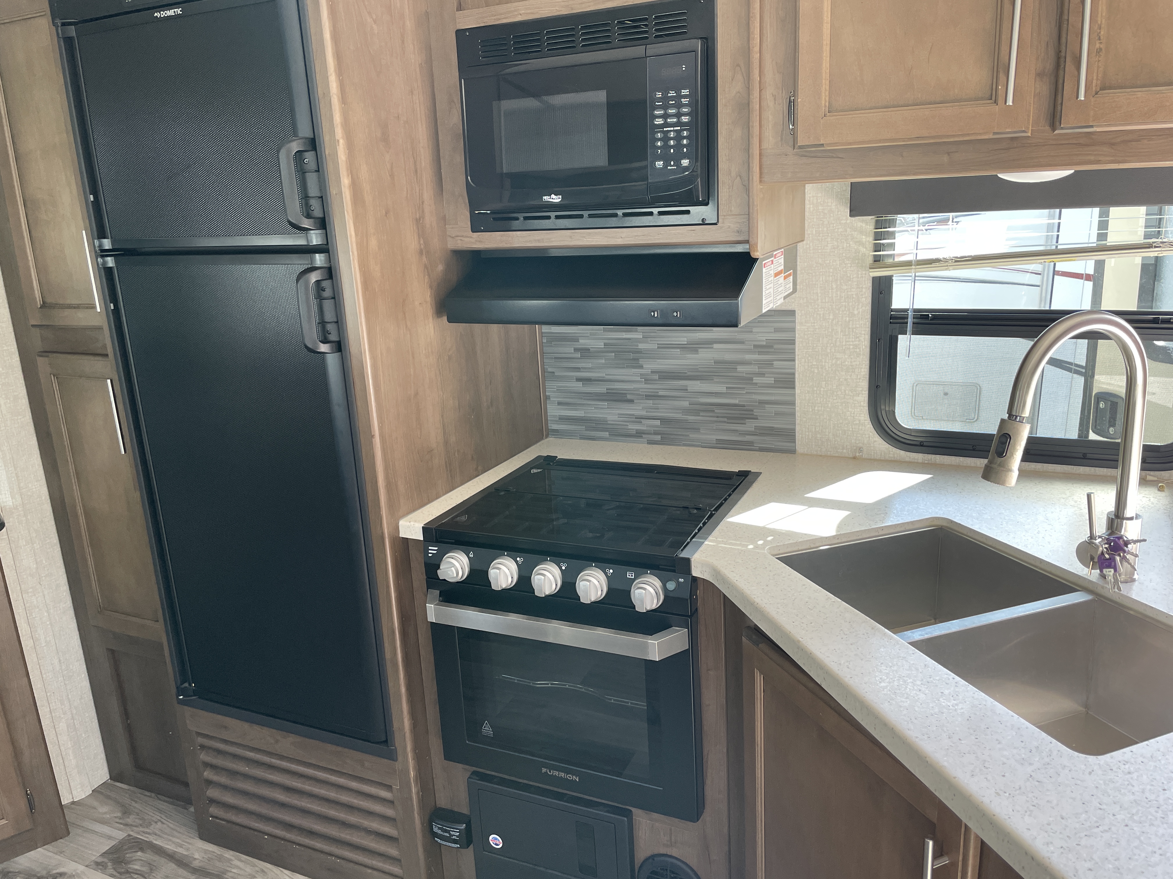 2019 Keystone Cougar Half-Ton (East) 27SAB, $ 22,490
