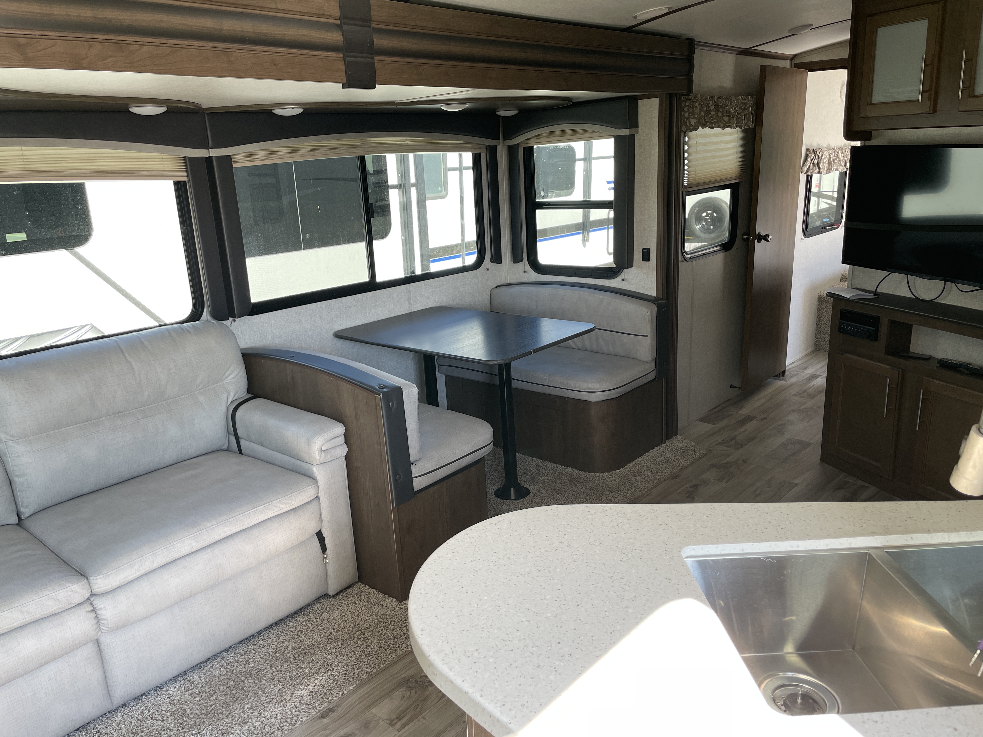 2019 Keystone Cougar Half-Ton (East) 27SAB, $ 22,490