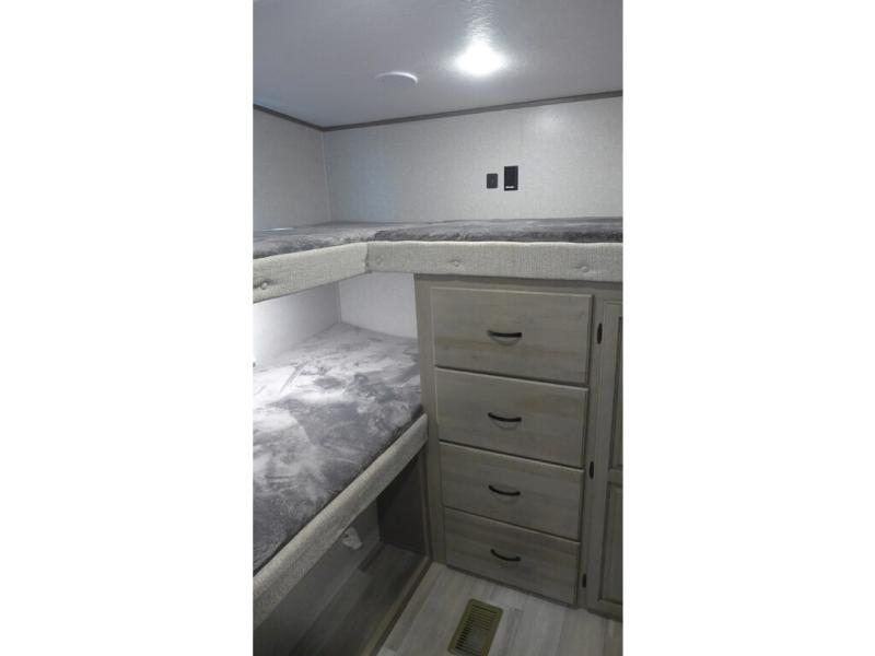 2022 Coachmen Chaparral Lite 274BH, $ 44,995