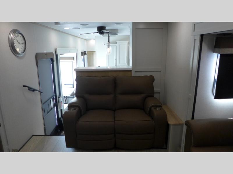 2025 Forest River Sandpiper 3990FL, $ 103,345