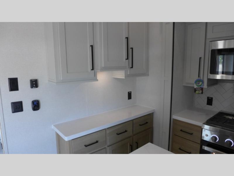 2025 Forest River Sandpiper 3990FL, $ 103,345