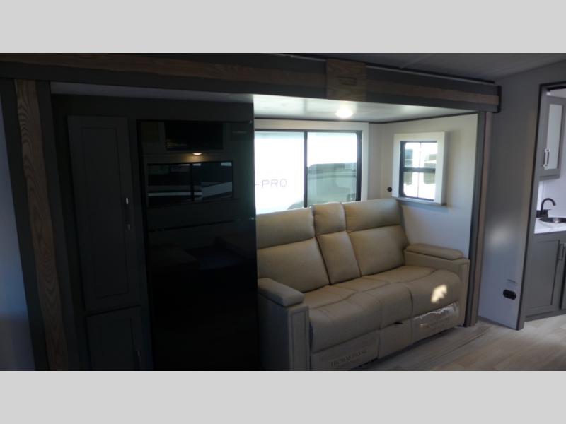 2026 Keystone Bullet Crossfire 245RKS, $ 43,269