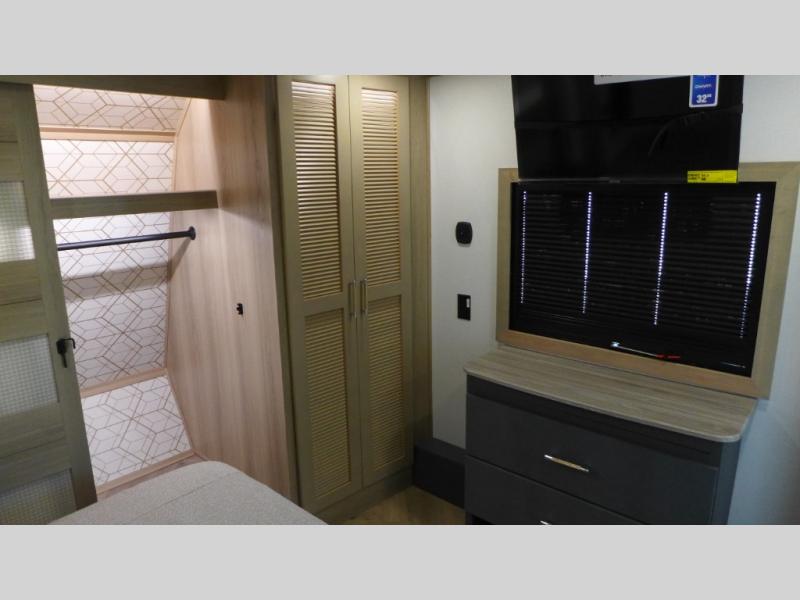 2026 Keystone Raptor 441HB, $ 189,173