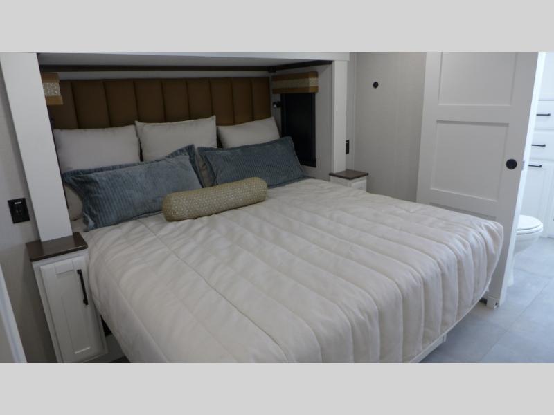 2025 Forest River Riverstone 39RKFB, $ 198,287