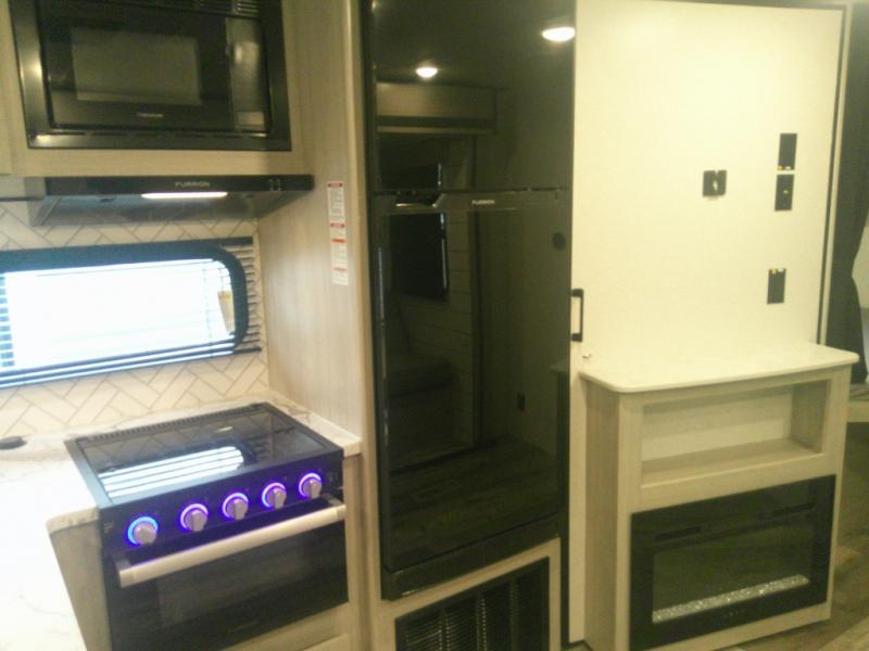 2025 CrossRoads Sunset Trail SS27BHS, $ 46,621