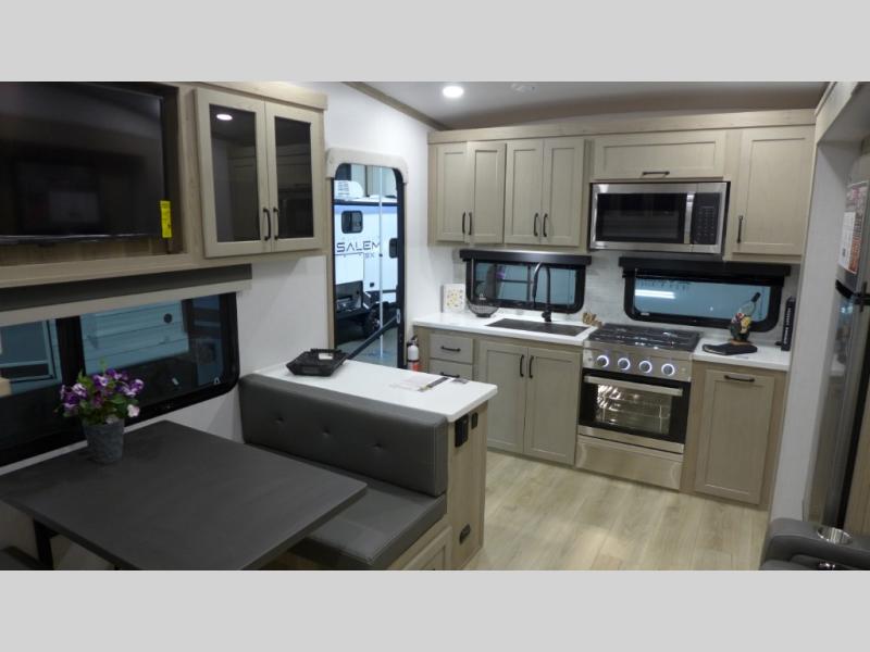 2025 Forest River Flagstaff Classic FW F282RK, $ 68,670