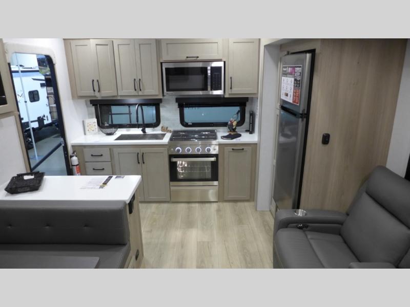 2025 Forest River Flagstaff Classic FW F282RK, $ 68,670