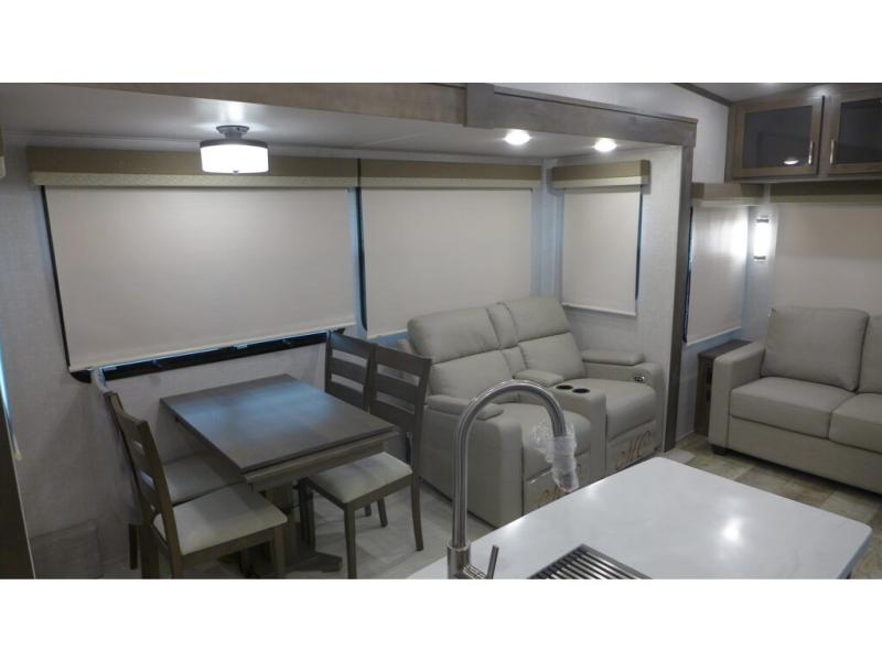 2023 Forest River Flagstaff Classic FW 8529RLBS, $ 57,995