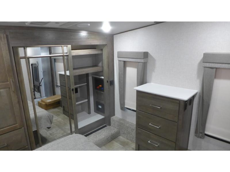 2023 Forest River Flagstaff Classic FW 8529RLBS, $ 57,995