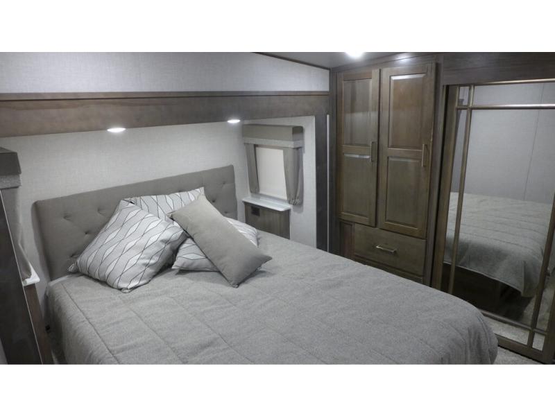 2023 Forest River Flagstaff Classic FW 8529RLBS, $ 57,995