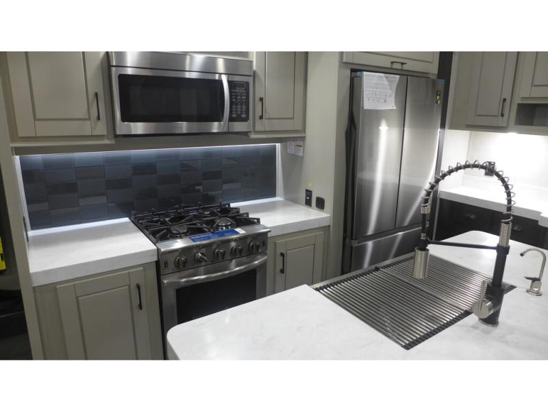 2022 Redwood Redwood RW3401RL, $ 87,995