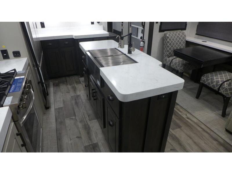 2022 Redwood Redwood RW3401RL, $ 87,995