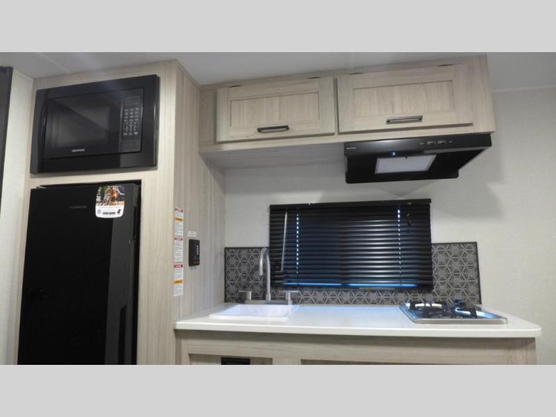 2025 Cruiser RV Avenir XLT 17RB, $ 11,999