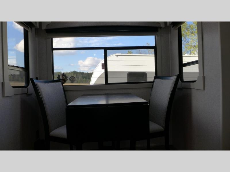 2025 Redwood Regency 3881FKL, $ 141,080