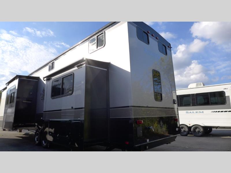 2025 Redwood Regency 3881FKL, $ 141,080
