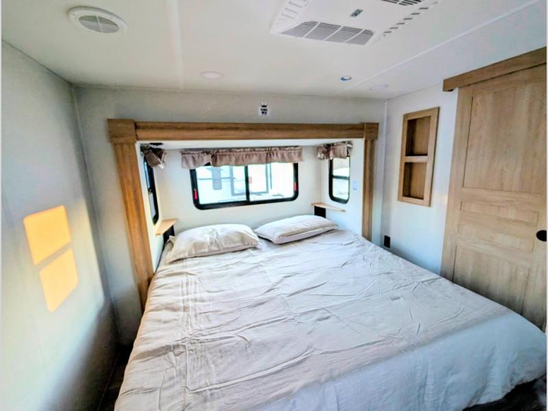 2026 Forest River Sandpiper 3800RK, $ 94,296