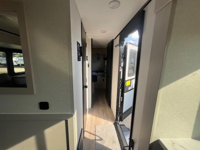 2026 Jayco Jay Feather 27MK, $ 64,337