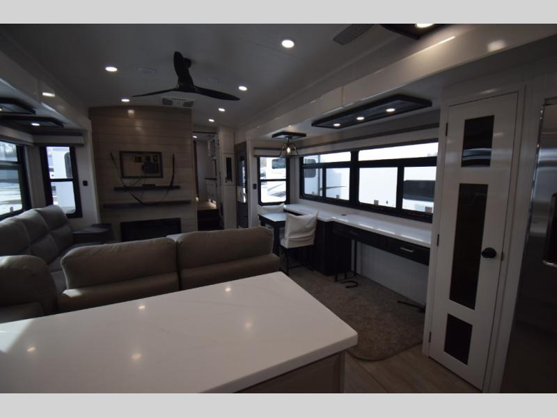 2026 Jayco Pinnacle 38FBRK, $ 158,297
