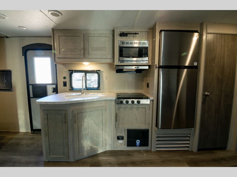 2023 Coachmen Catalina Summit Series 8 261BHS, $ 23,990