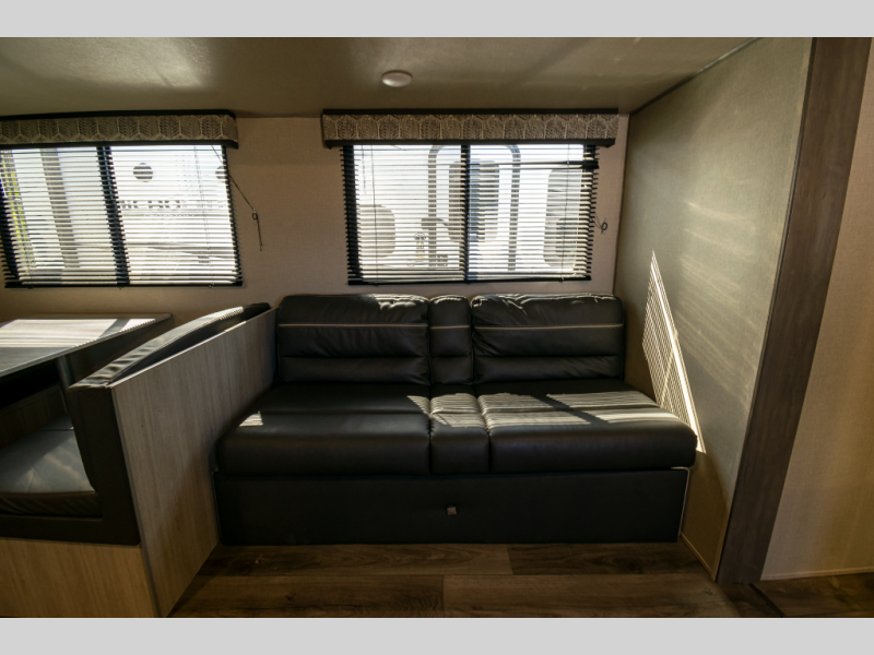 2023 Coachmen Catalina Summit Series 8 261BHS, $ 23,990