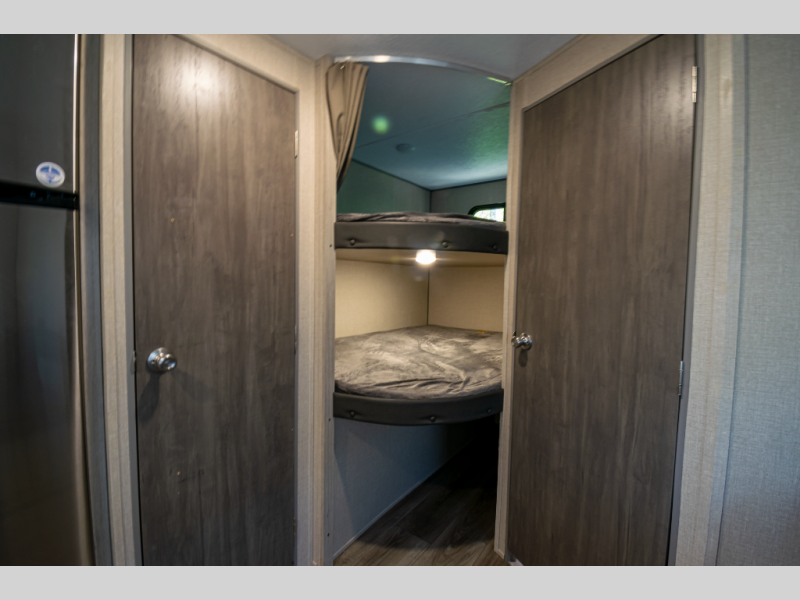 2023 Coachmen Catalina Summit Series 8 261BHS, $ 23,990