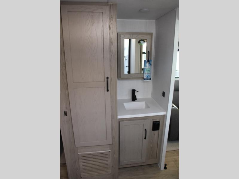 2025 Forest River Rockwood Ultra Lite 2619FK, $ 59,205
