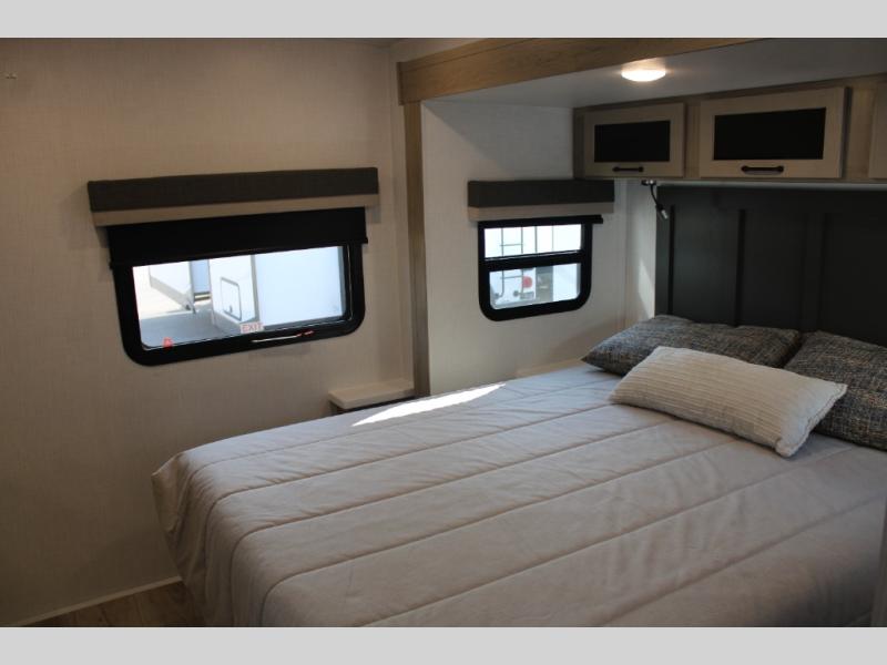 2025 Forest River Rockwood Ultra Lite 2619FK, $ 59,205