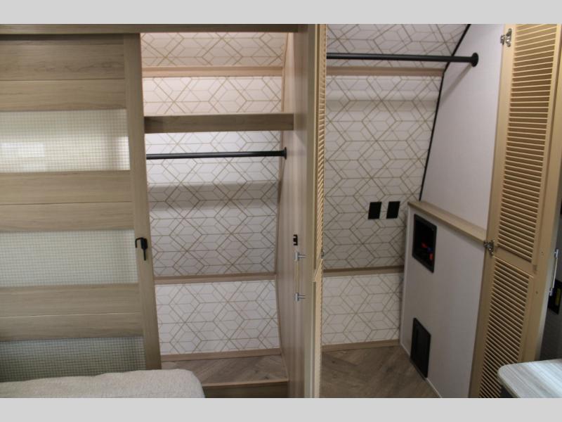 2025 Keystone Raptor 415, $ 190,466