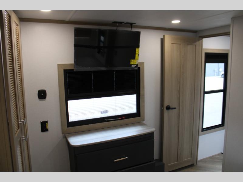 2025 Keystone Raptor 415, $ 190,466