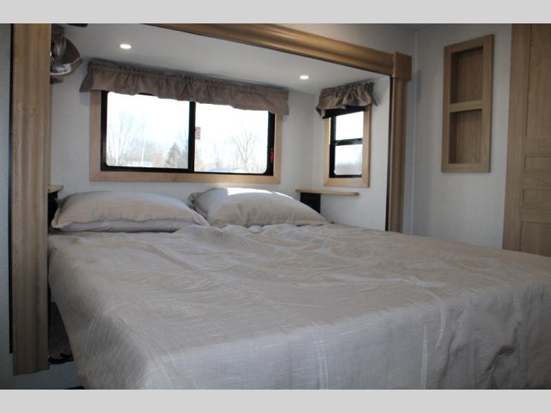 2025 Forest River Sierra 3800RK, $ 98,834