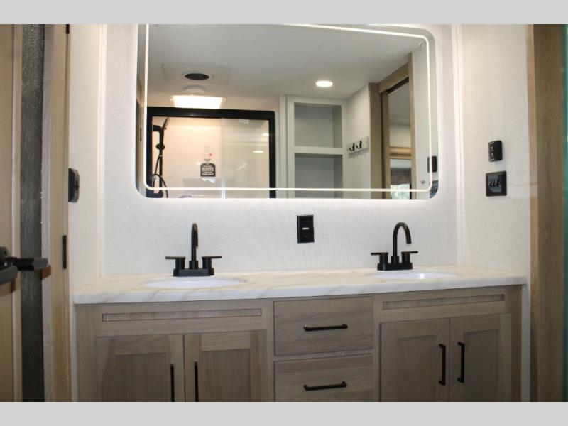 2025 Forest River Sierra 3800RK, $ 98,834