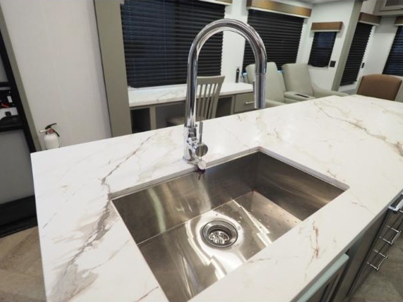 2025 Keystone Sprinter 3210RLS, $ 52,999