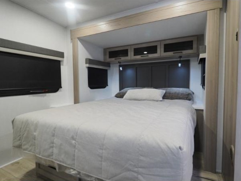 2026 Forest River Rockwood Ultra Lite 2619FK, $ 50,424