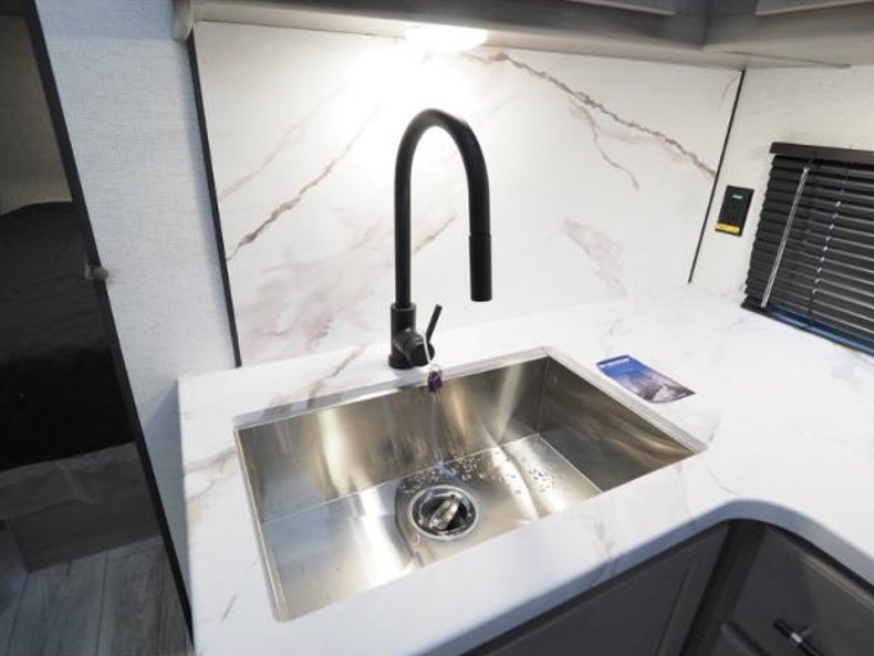 2025 Keystone Hideout 24RBS, $ 23,999