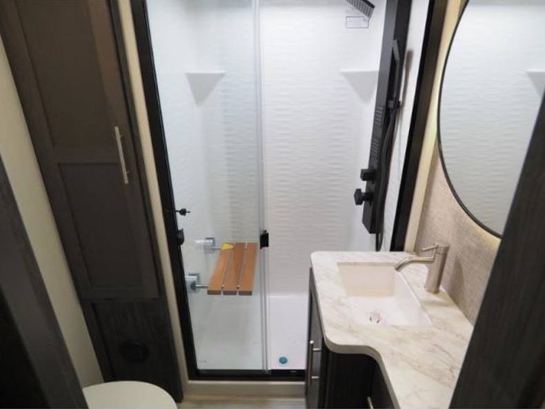 2025 Keystone Fuzion 442, $ 119,999