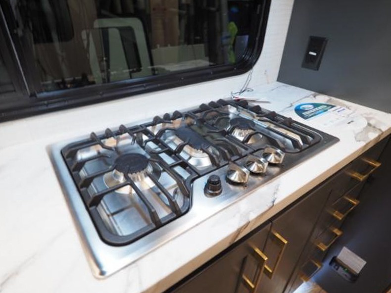 2025 Forest River XLR Boost 2017B, $ 48,674