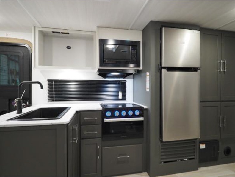 2025 Keystone Bullet Classic (East) 2640BH, $ 39,631
