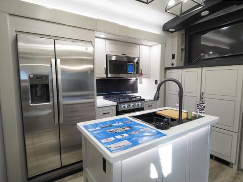 2026 Jayco North Point 382FLRB, $ 168,047